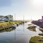 Дом отдыха Harbour View